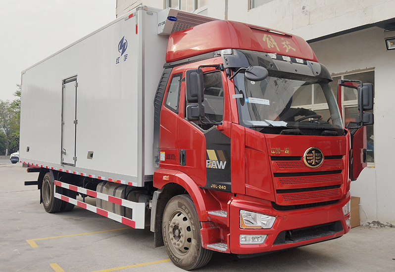 Установленная на автофургон холодильная установка HT-1280